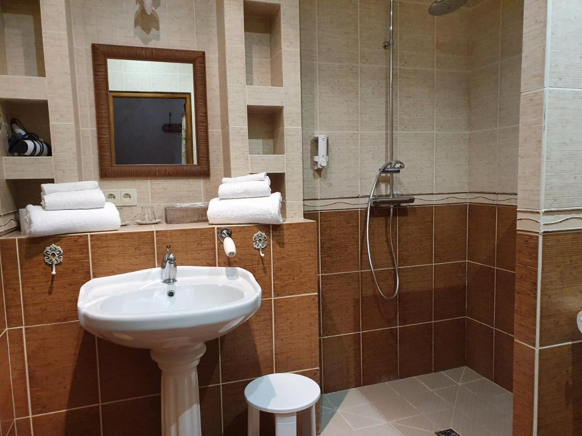 Les Mout'Anes Bed and Breakfast Saint-Hilaire-sur-Helpe Buitenkant foto