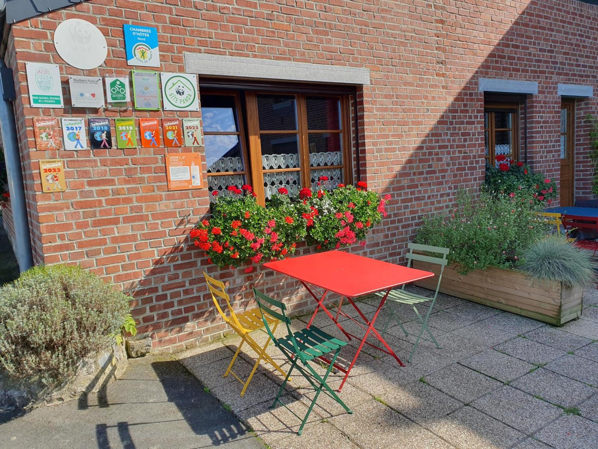 Les Mout'Anes Bed and Breakfast Saint-Hilaire-sur-Helpe Buitenkant foto