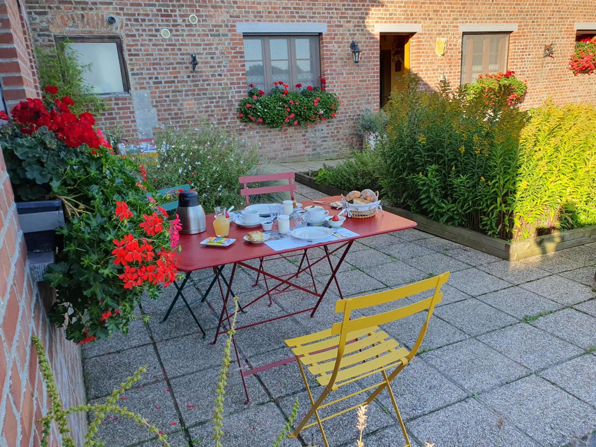Les Mout'Anes Bed and Breakfast Saint-Hilaire-sur-Helpe Buitenkant foto