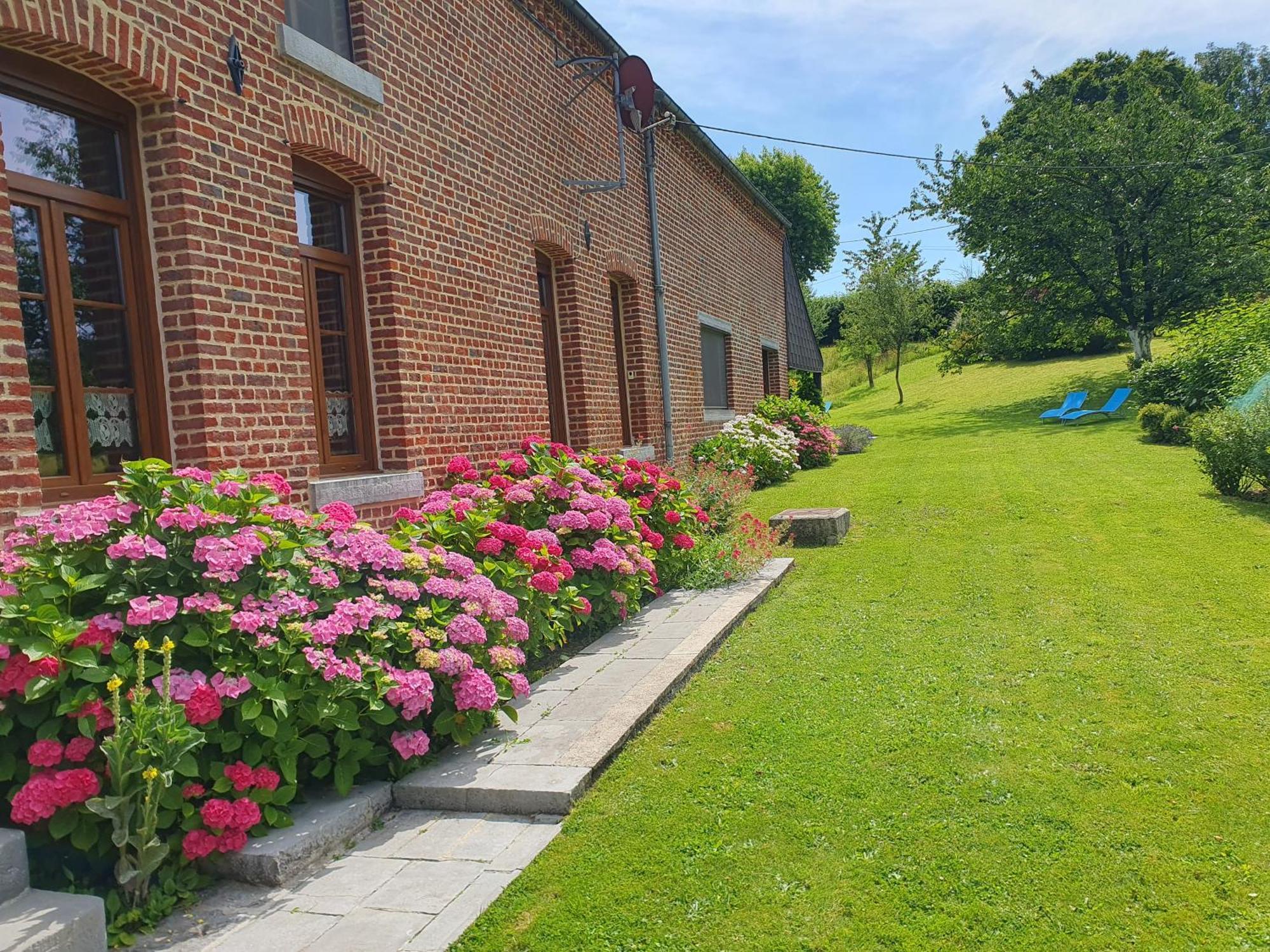 Les Mout'Anes Bed and Breakfast Saint-Hilaire-sur-Helpe Buitenkant foto